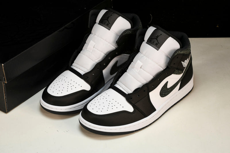 Jordan 1 Mid Panda Panda Elephant